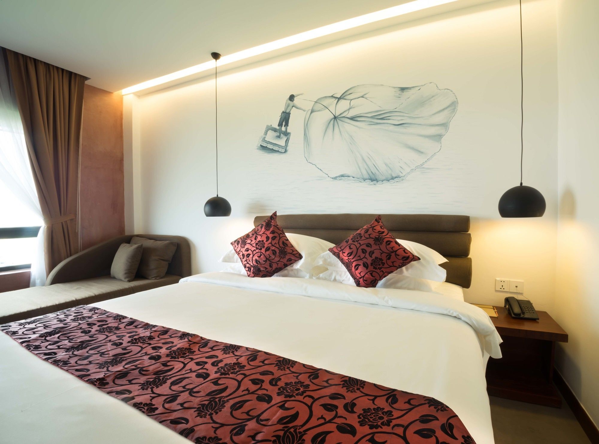 Almond Hotel Bassac River Phnom Penh Esterno foto